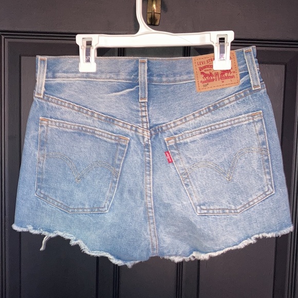 Levi’s 501 High Rise Light Wash Shorts - Picture 8 of 8